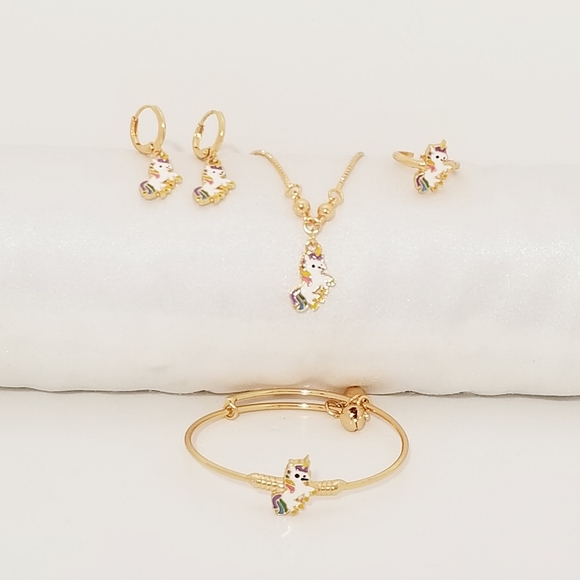 18K Gold Plated Pony Kid's Necklace Set. New - Picture 1 of 6